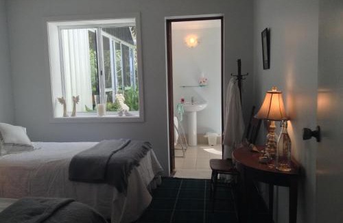 Collie Bed & Breakfast | Whispering Pines Bed and Breakfast