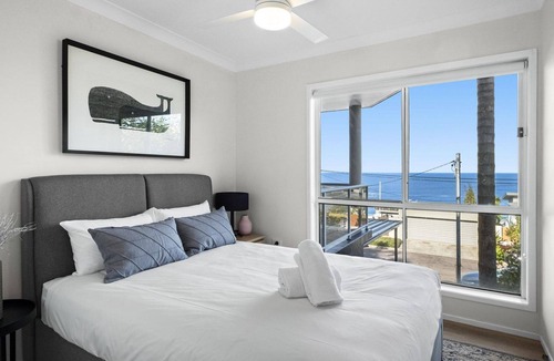 Killcare Heights House | Whispering Waves - 180 Degrees of Ocean
