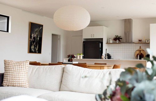 White Beach House | White Beach Retreat - Luxury With Water Views