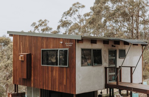Kingborough Apartment | White-bellied Sea Eagle Studio