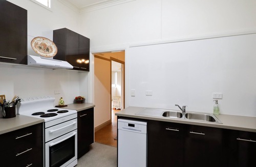 Tenterfield House | White House on Rouse