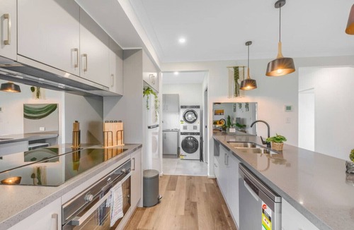 Brisbane House | White Rock大house交通便利|近海滩与学校|带车位