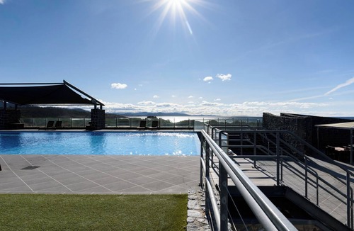 Four Mile Creek Resort | White Sands Coastal Getaway – Steps to the Shore