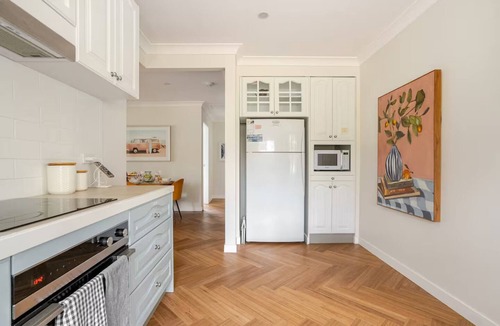 Callala Bay House | White Sandy Beach, Hot Spa, Fire pit, Outdoor living Area, Trampoline & more