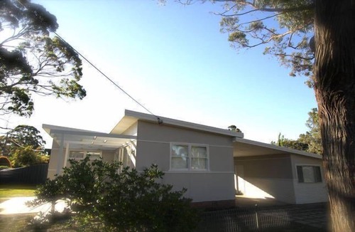 Huskisson Cottage | Whitewash Cottage (the place to unwind & relax)