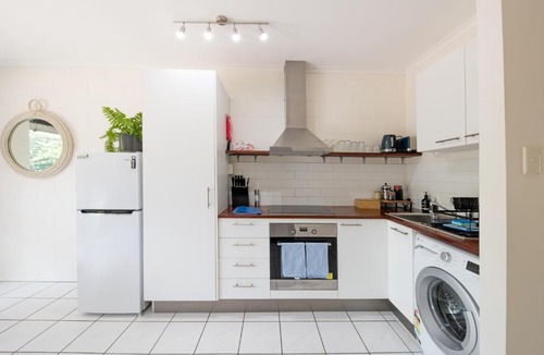 Cannonvale Apartment | Whitsunday Waterfront - 2 Bedroom Apartment