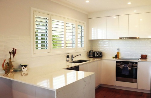 Denhams Beach House | WiFi * Beaches * Coastal Trail * Munjip Retreat