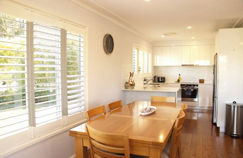 Denhams Beach House | WiFi * Beaches * Coastal Trail * Munjip Retreat