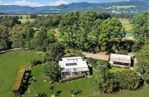 Barrengarry House | Wild Rose Cottage Kiaroo Estate