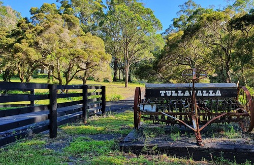 Kangaroo Valley Other | Wildlife haven - rustic farmhouse with gardens, farmland & wilderness to explore