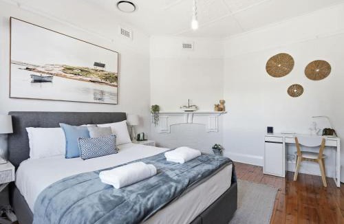 Bathurst House | William Cottage - CBD Base Cosy Family Retreat