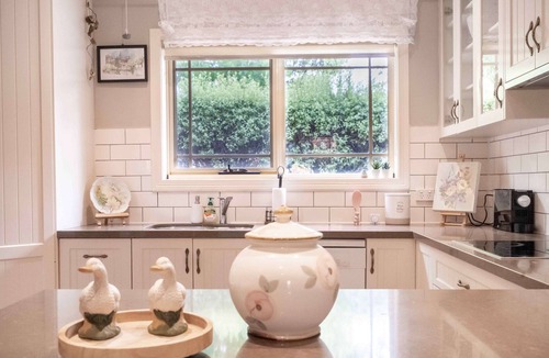 Glen Waverley House | Willow Place Modern 4BR Oasis in Heart of Glen Waverley