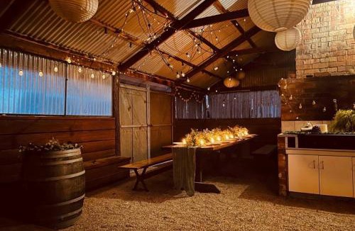 Chiltern Apartment | Willuna Farm Stay