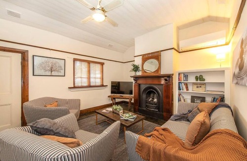 Willunga House | Willunga Cottage- Sleeps 6 Pool