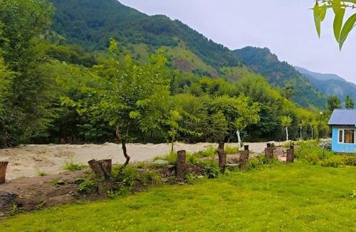 Laripora Other | windowsar river cottages