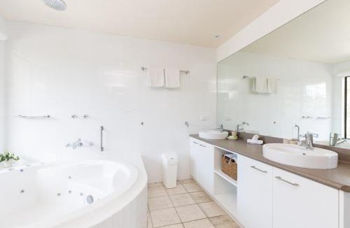 Waterhouse House | Windsong