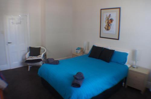 Kingston Beach House | Windsor Cottage