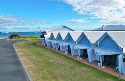 Lancelin House | Windsurfer Beach Chalet 3