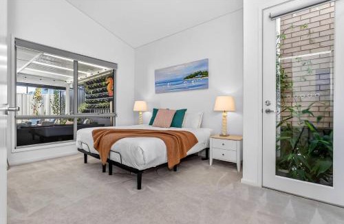 Port Noarlunga House | Witton Breeze - Modern Seaside Stay by Jetty & Cafés