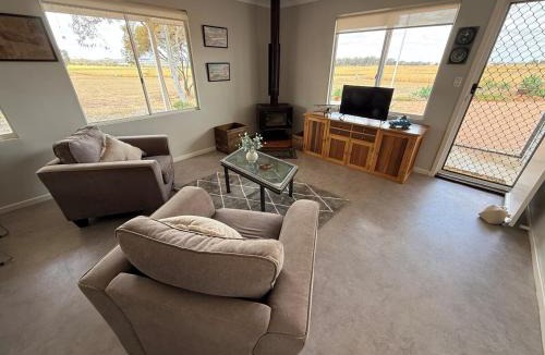 Cold Harbour House | Woburn Field Hangar House in York