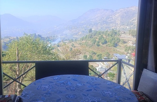 Bhimtal Cottage | Wonderful cottage with WiFi in Naukuchiatal with lake and mountain viewnn