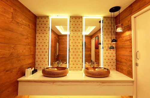 Tindivanam Hotel | Wooden ECR Sea Resort