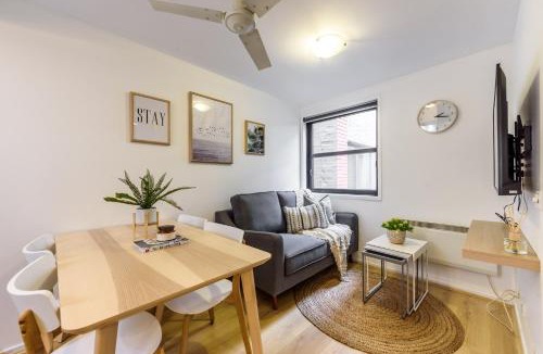 Melbourne Central Business District Apartment | WOW Apartment on Flinders