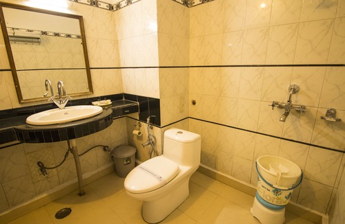 Mayapur Hotel | WOW STAYZ2 Hotel Jahanvi Dale