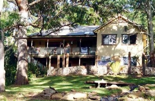 Stanwell Tops Apartment | YellowtailStay - The Red Room - Bald Hill Stanwell Tops,