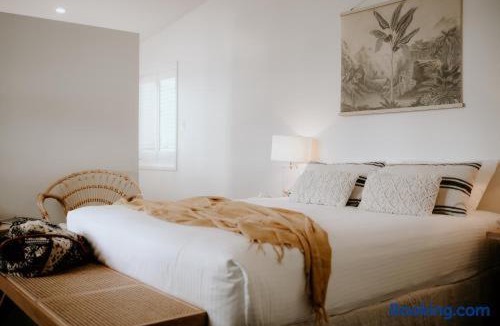 Yeppoon Hotel | Yeppoon Surfside Motel