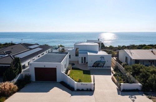 Peppermint Grove Beach House | Yoondoordo Luxury Beach House