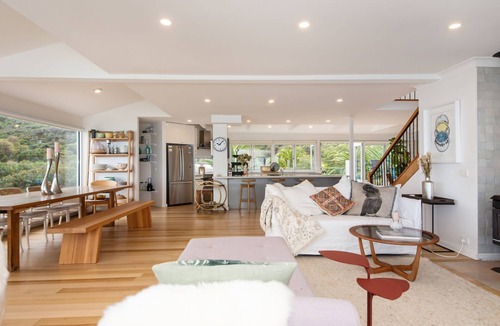 Eastern View House | Yumba - Beach Views on the Great Ocean Road