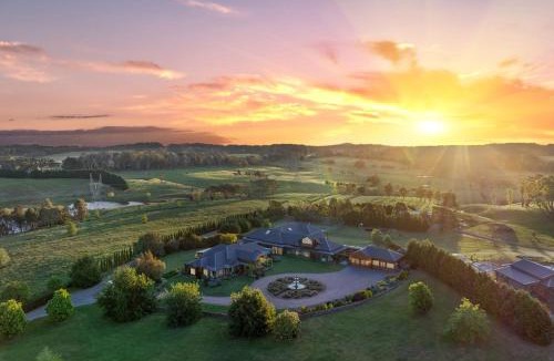 Exeter House | Yuruga, Exeter