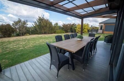 Exeter House | 'Yuruga'- Relaxed Southern Highlands Vineyard Stay