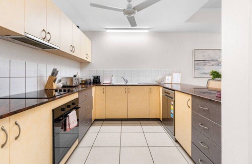 Stuart Park Apartment | Zen Dockside Point: Marina view - Patio - Parking