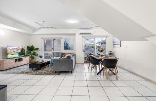 Stuart Park Apartment | Zen Dockside Point - Marina view - Patio - Parking