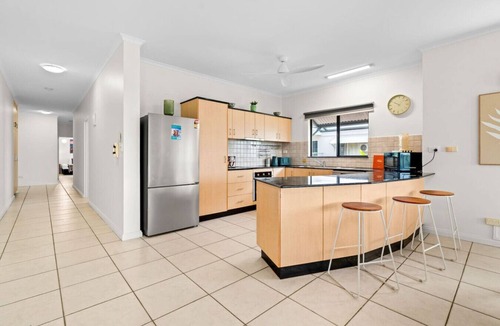 Rapid Creek Apartment | Zen Emerald Shore: sea view - balcony - parking