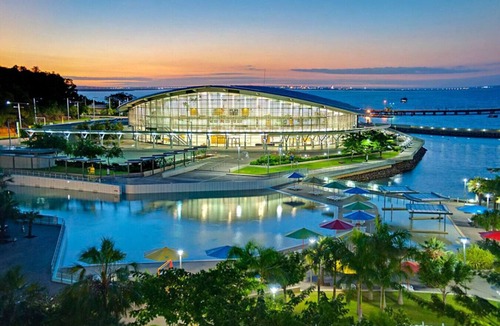 Cullen Bay Apartment | Zen Marina Studio: bayview - shared pool - central