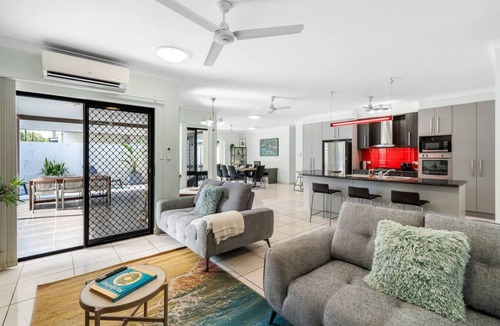 Lyons House | Zen Orient ~ Luxurious 4BR Oasis with Private Pool