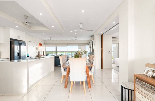 Darwin City Centre Condo | Zen Skytower Harbourview - Exclusive 3br Family Apt