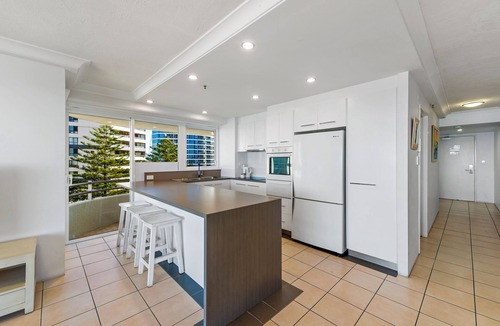 Surfers Paradise Apartment | Zenith Ocean Front Apartments