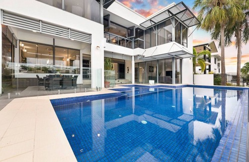 Bayview House | ZenLux Infinity 4BR-Private Pool