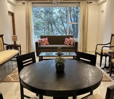 Mallital Apartment | Zephyr 2BHK Lakeview Near Mall Road & Naini Lake