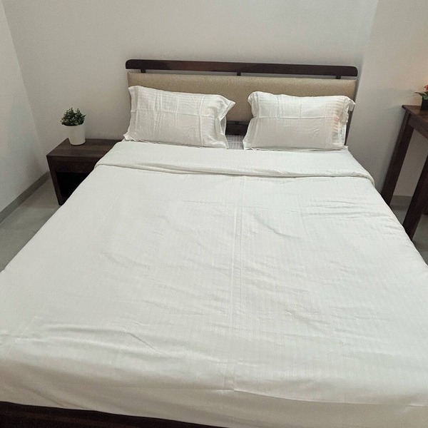 Dio by StayVio Riverfront road, 3BHK in Kharadi near EON IT Park, WTC,Magarpatta
