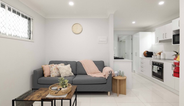 1 Bdr Apt w/AC | Covered Parking | 416F1