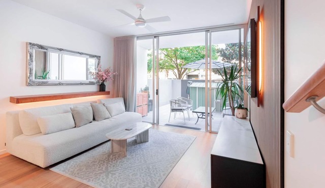 2 Bed, 2 Bathroom Garden Apartment on Oxford Street, Bulimba. Brisbane.