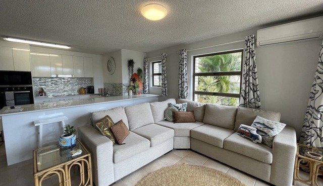 2 Seabelle - 2 bedroom unit opposite the beach in Cotton Tree