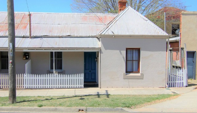 250 William - Bathurst NSW 3 Bedrooms close to Mount Panorama and the CBD