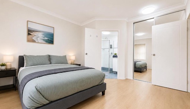 2BR Apartment Central Rail Station CBD Free Parking