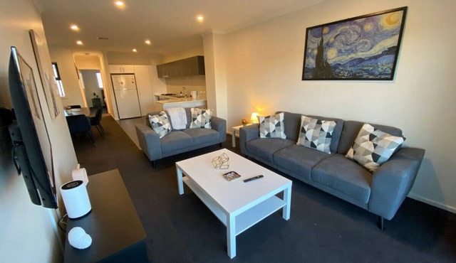 4BR/3BA Modern Townhouse at the Heart of Franklin